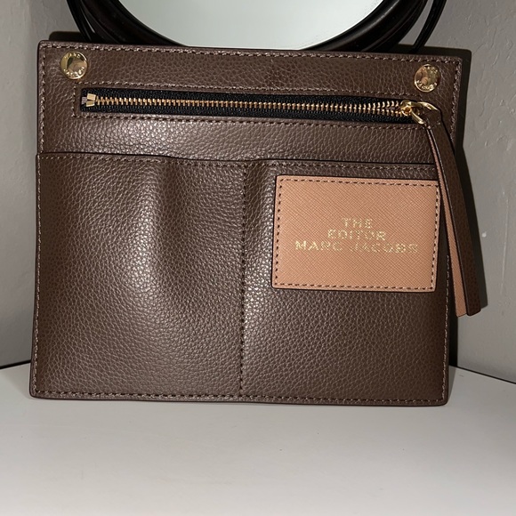 🤎AUTHENTIC MARC JACOBS TOP HANDLE HANDBAG WITH GOLD TONE HARDWARE 🤎 - Picture 5 of 7